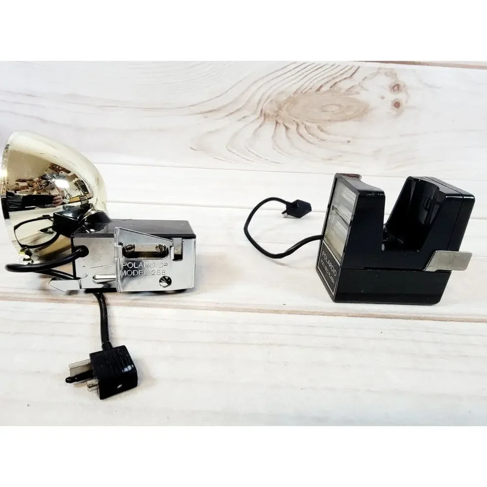 Vintage Polaroid Automatic Land Camera 215 W/Case, Manual and Flash Untested